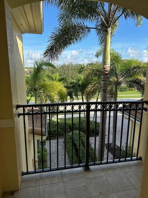 PALOMA - Residential Lease