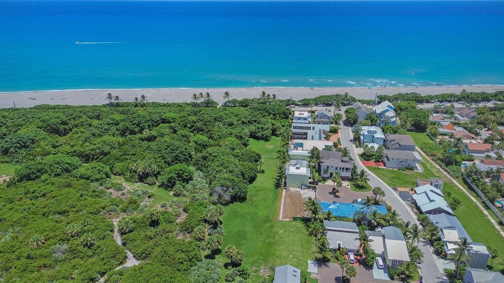 Photo of 305 Xanadu Place, Jupiter, FL 33477 (MLS # R11005001)