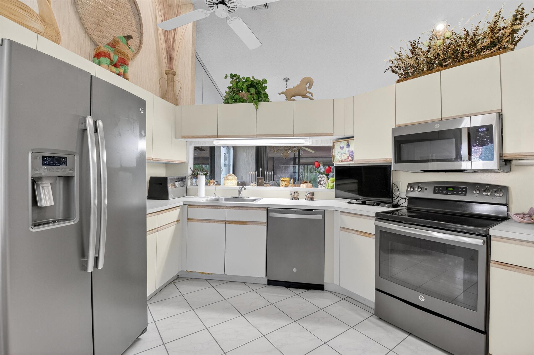 Lexington Club - Residential