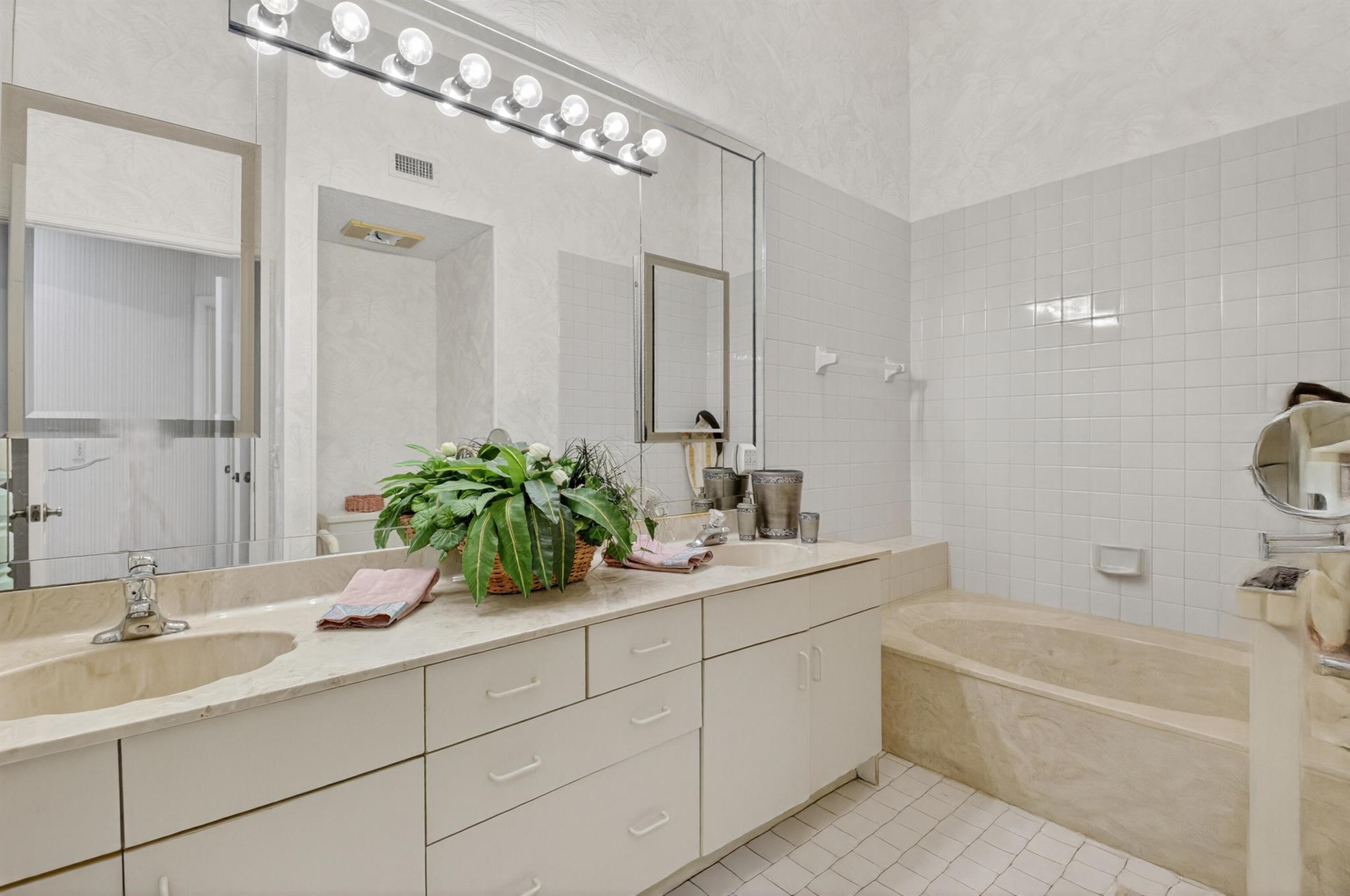 Lexington Club - Residential