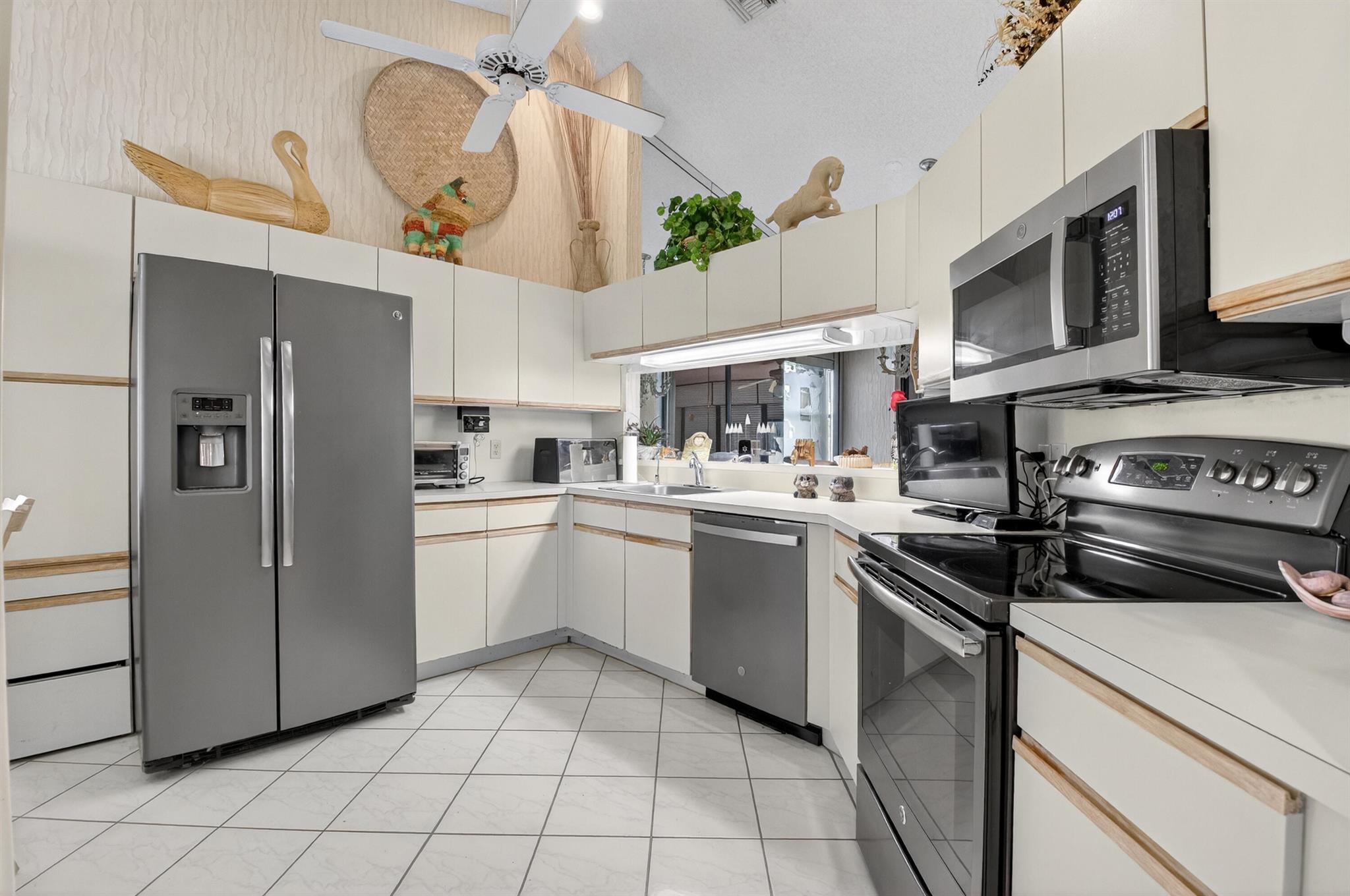 Lexington Club - Residential