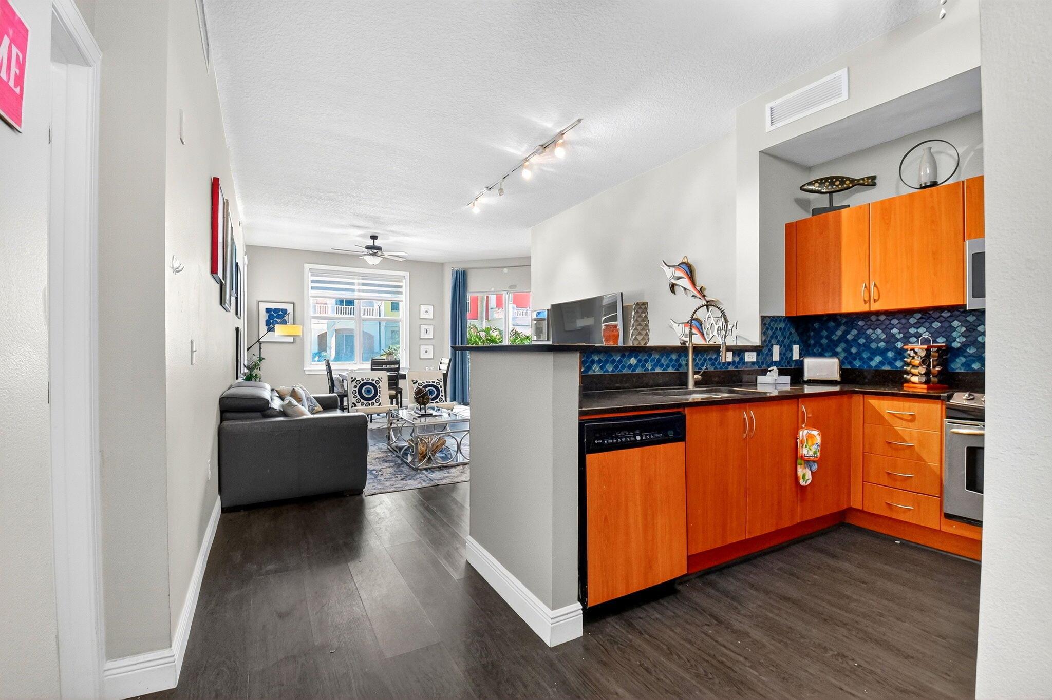 MOORINGS AT LANTANA - Residential