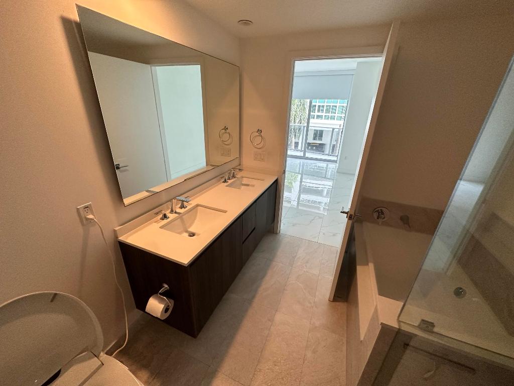 ARIA ON THE BAY CONDO - Residential Lease