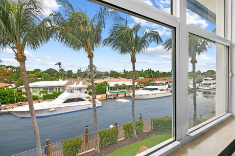 Tiny photo for 1261 NE 27th Way, Pompano Beach, FL 33062 (MLS # B26035748)