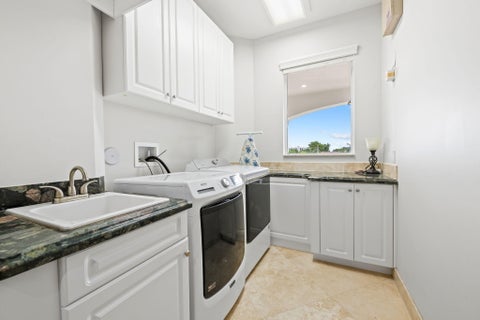Tiny photo for 1261 NE 27th Way, Pompano Beach, FL 33062 (MLS # B26035748)