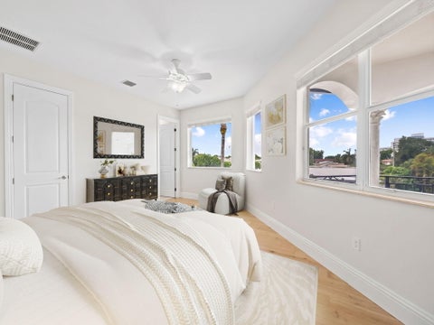 Tiny photo for 1261 NE 27th Way, Pompano Beach, FL 33062 (MLS # B26035748)