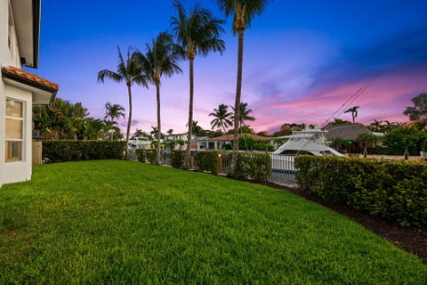 Tiny photo for 1261 NE 27th Way, Pompano Beach, FL 33062 (MLS # B26035748)