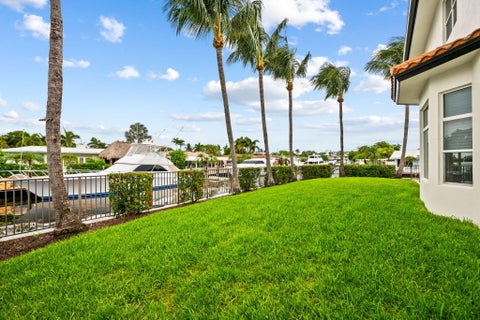 Tiny photo for 1261 NE 27th Way, Pompano Beach, FL 33062 (MLS # B26035748)
