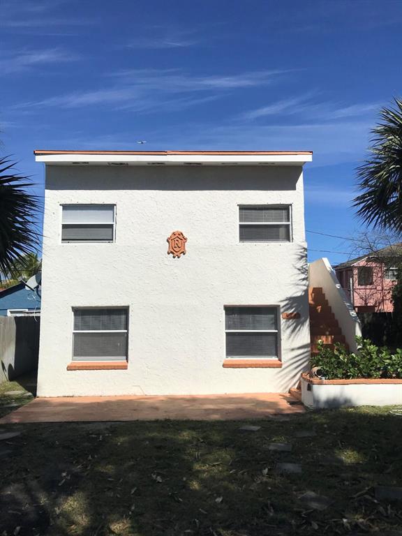 Super cute renovated 2/1 apartment in West Palm Beach. New paint and tile throughout. Close to shopping and minutes to the beach. Fast and easy move-in process.