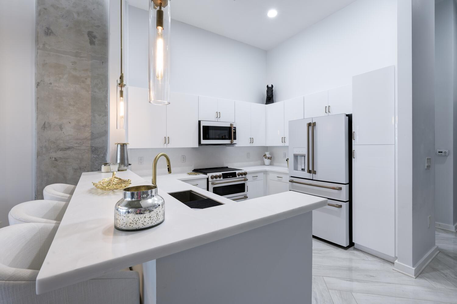 300 S Australian Avenue 126