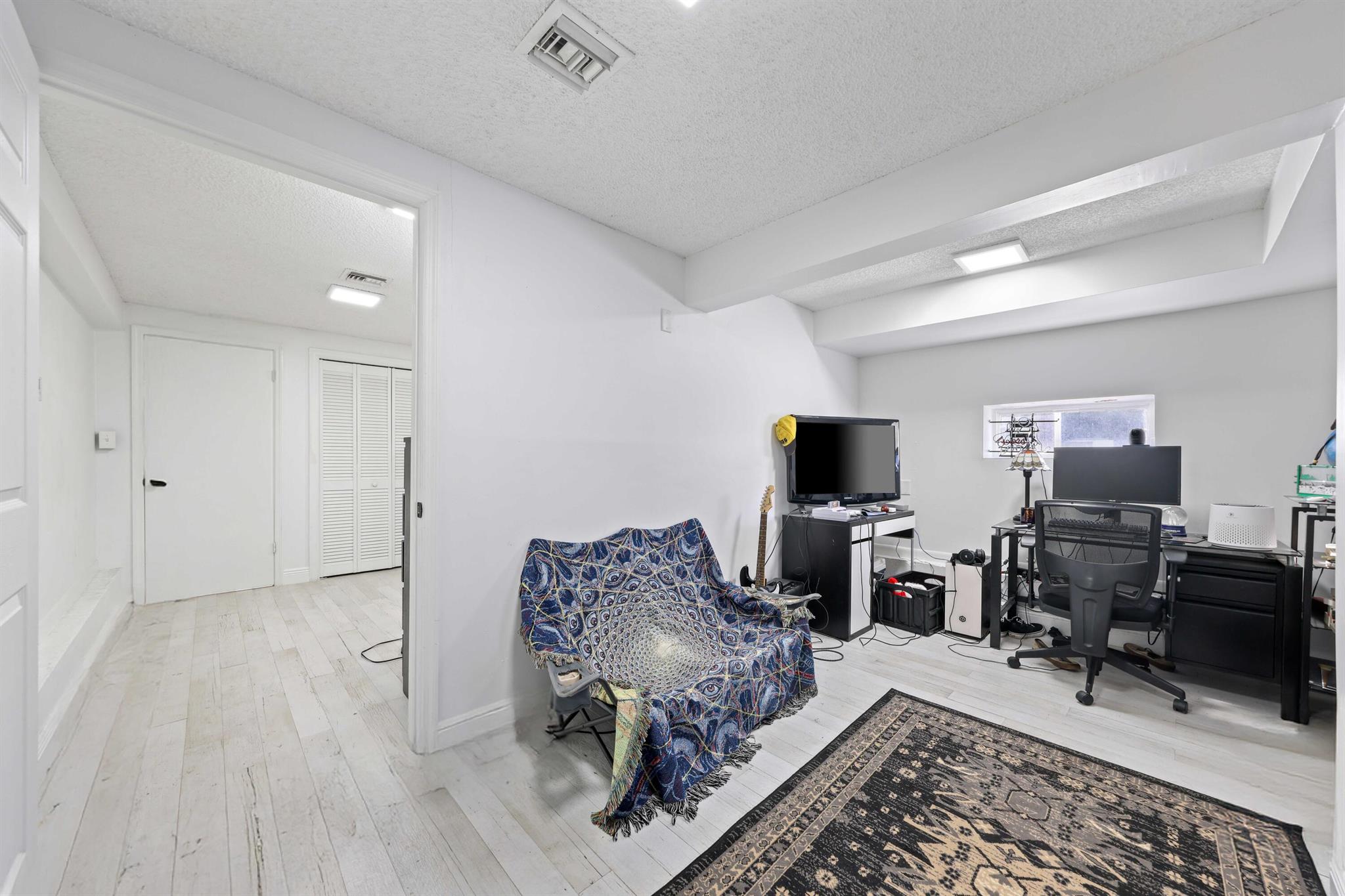 S/D OF 21-44-43, W 1/2 IN - Residential Income