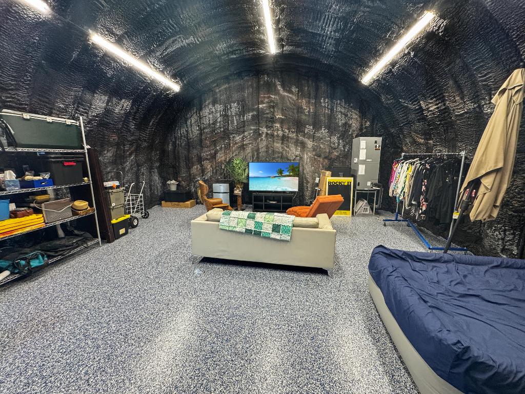 S/D OF 21-44-43, W 1/2 IN - Residential Income