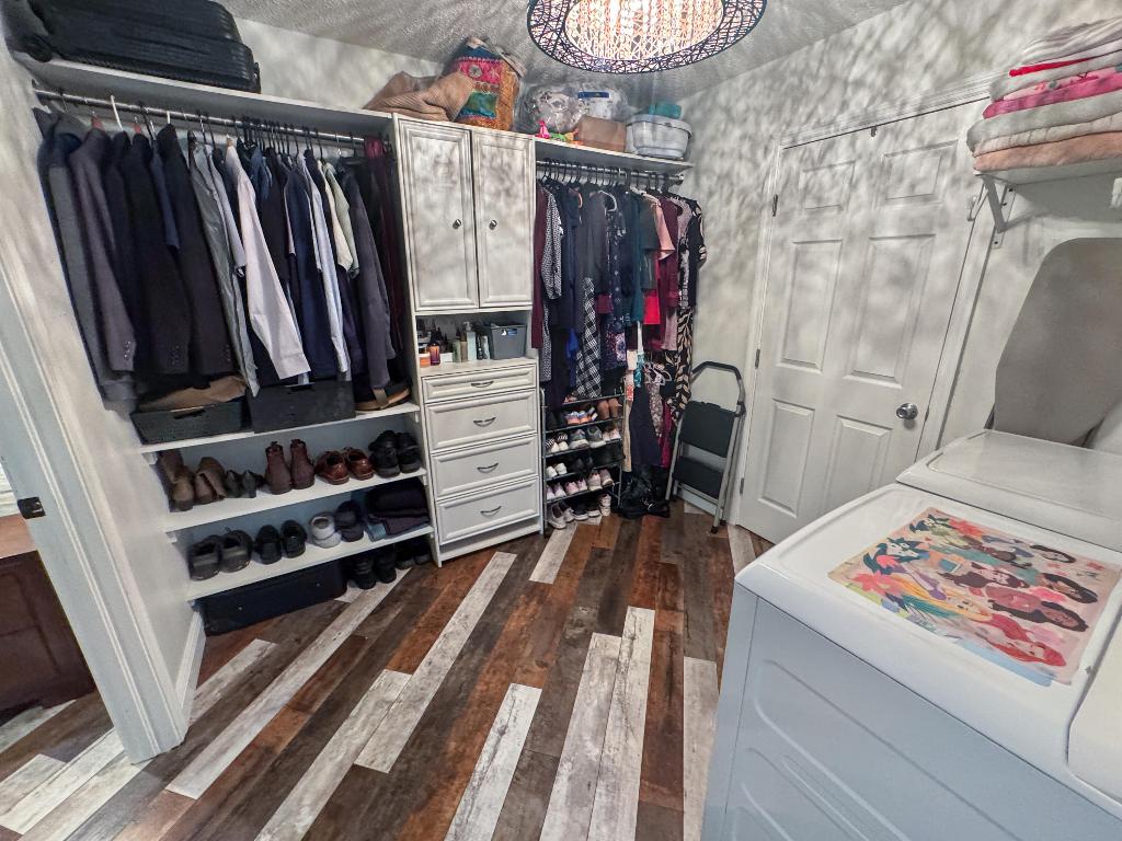 S/D OF 21-44-43, W 1/2 IN - Residential Income