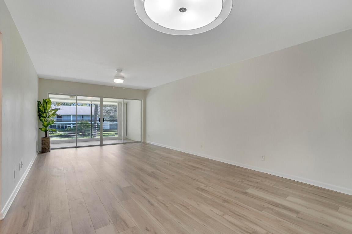 TEQUESTA GARDEN CONDO 6 - Residential