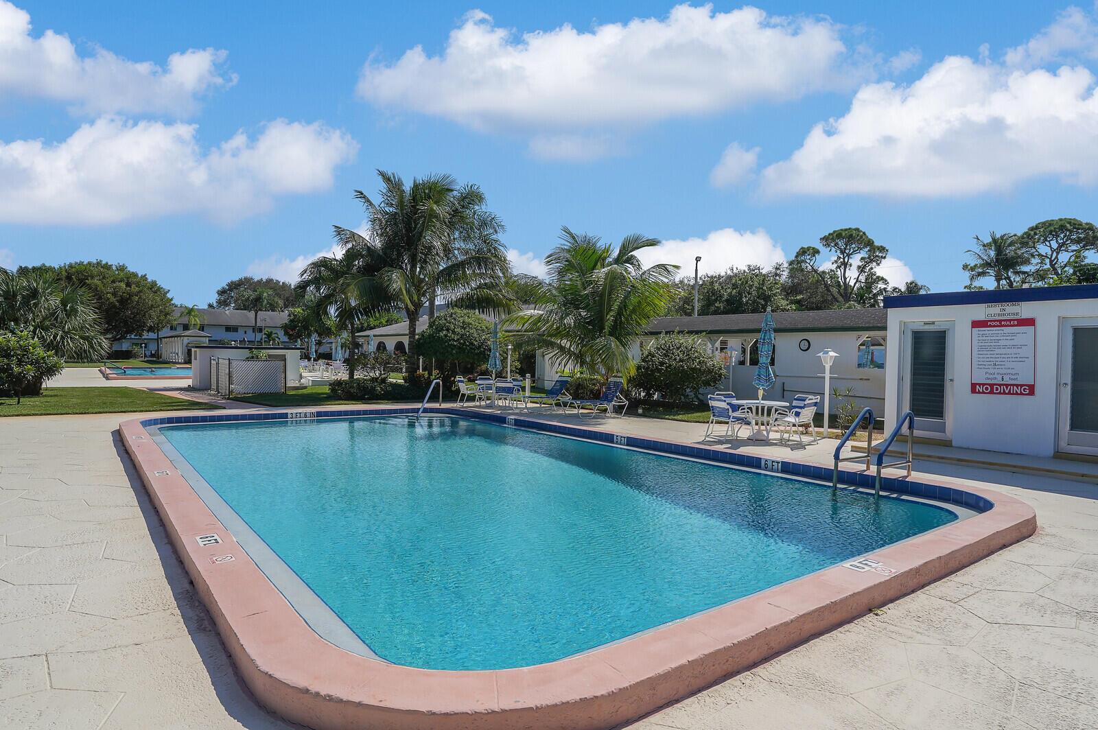 TEQUESTA GARDEN CONDO 6 - Residential