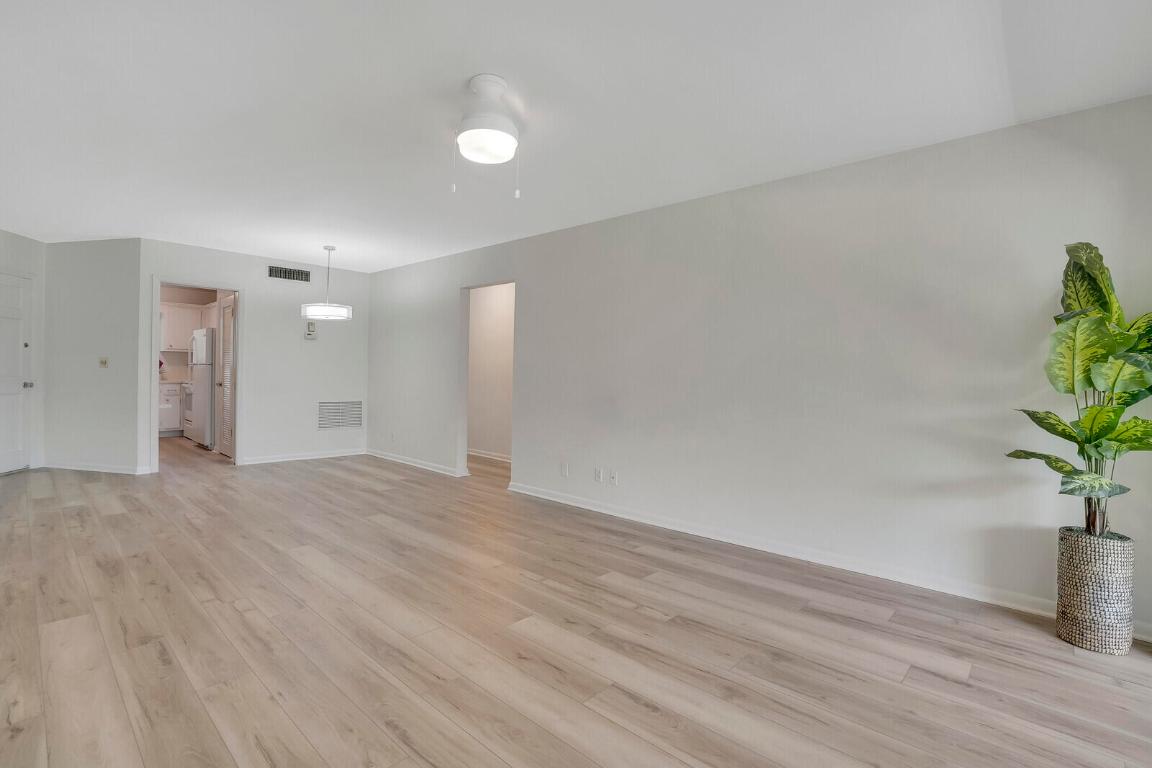 TEQUESTA GARDEN CONDO 6 - Residential