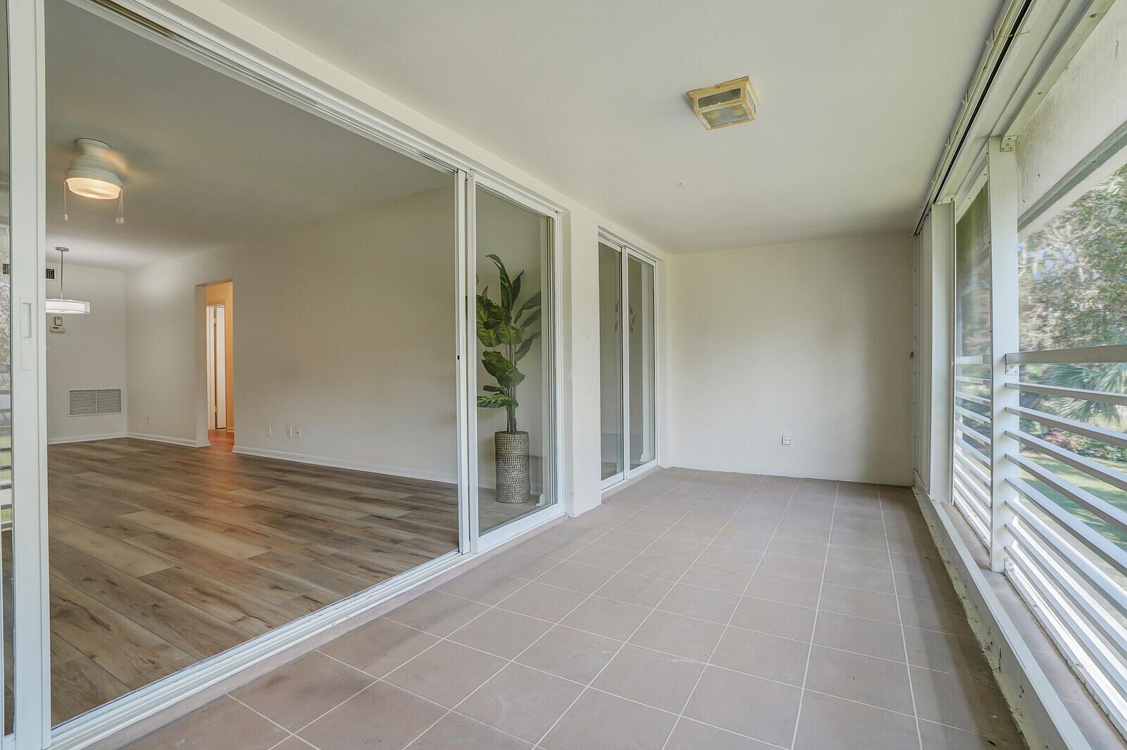 TEQUESTA GARDEN CONDO 6 - Residential