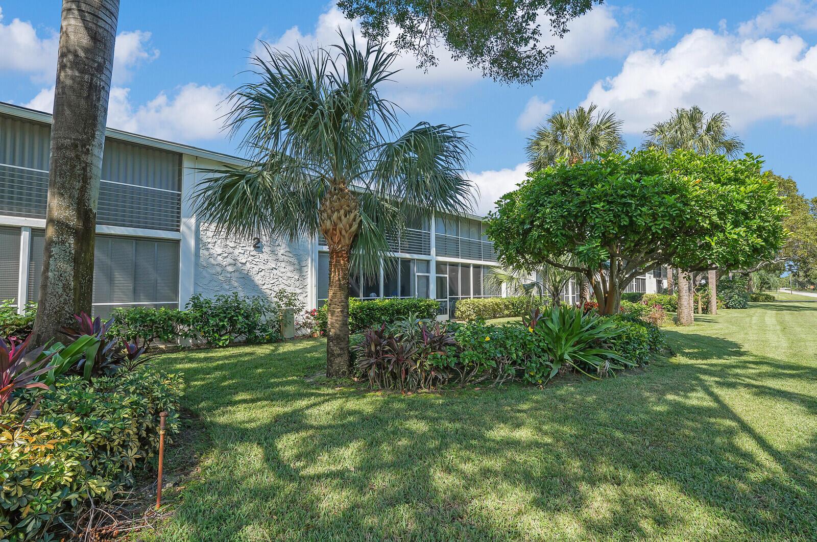 TEQUESTA GARDEN CONDO 6 - Residential