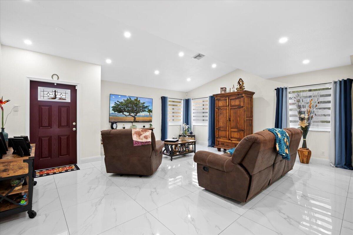 FOREST HOMES 3 - Residential