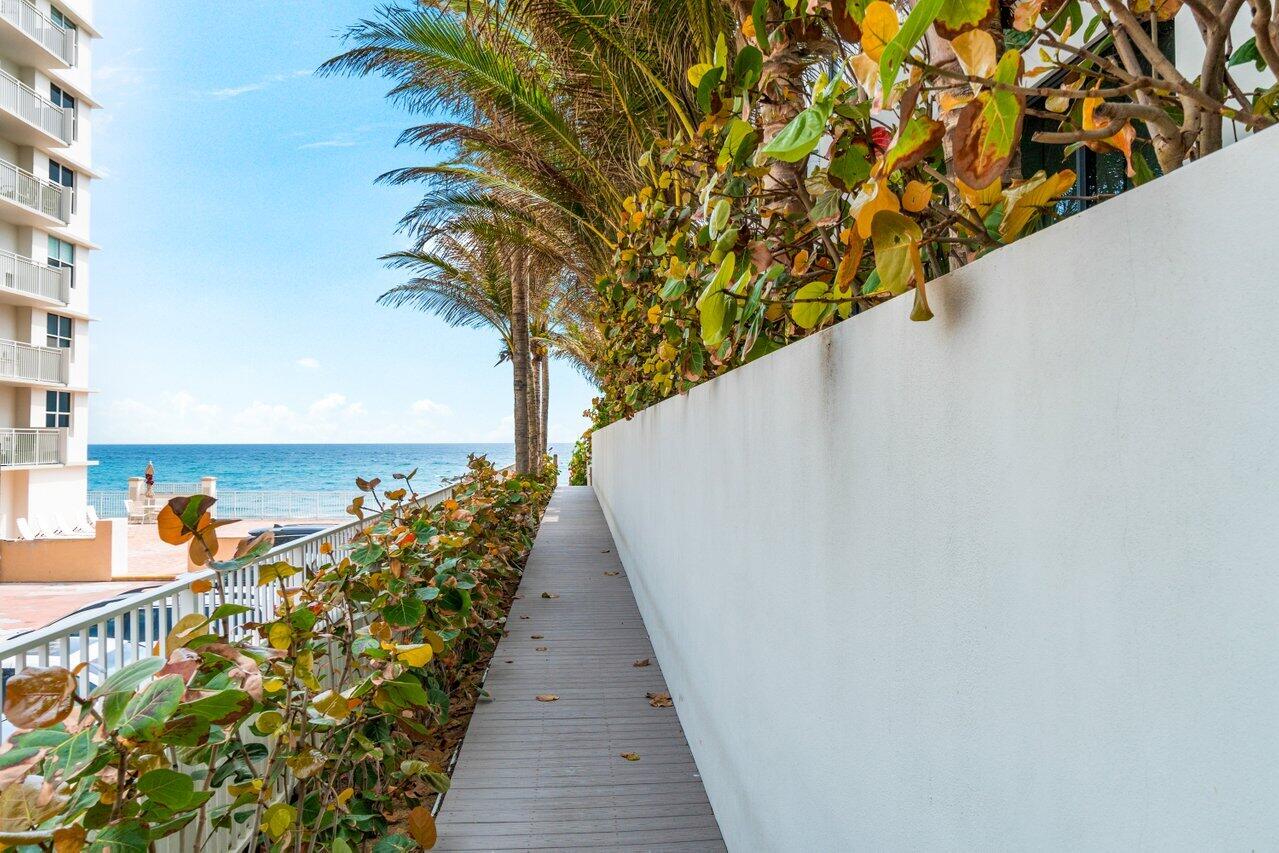 DELRAY BY THE SEA - Residential