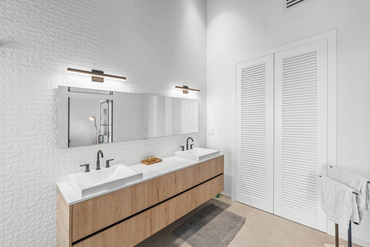 DELRAY BY THE SEA - Residential