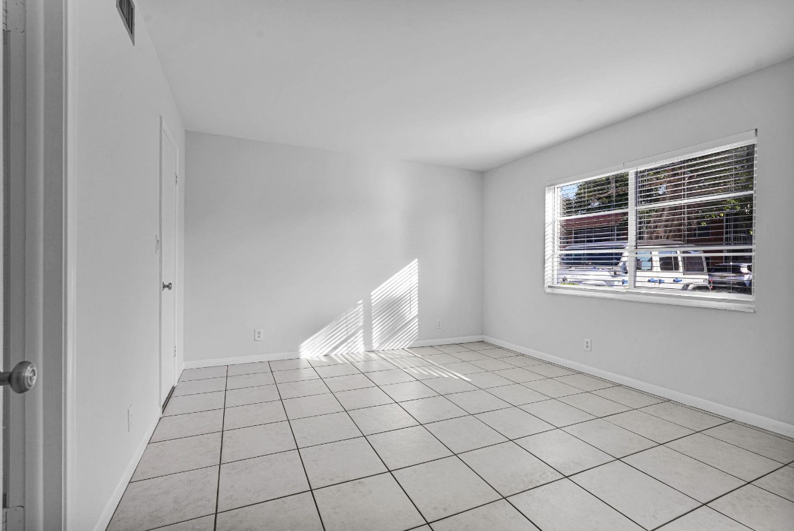 MANOR GROVE VILLAGE NO 1 - Residential Lease