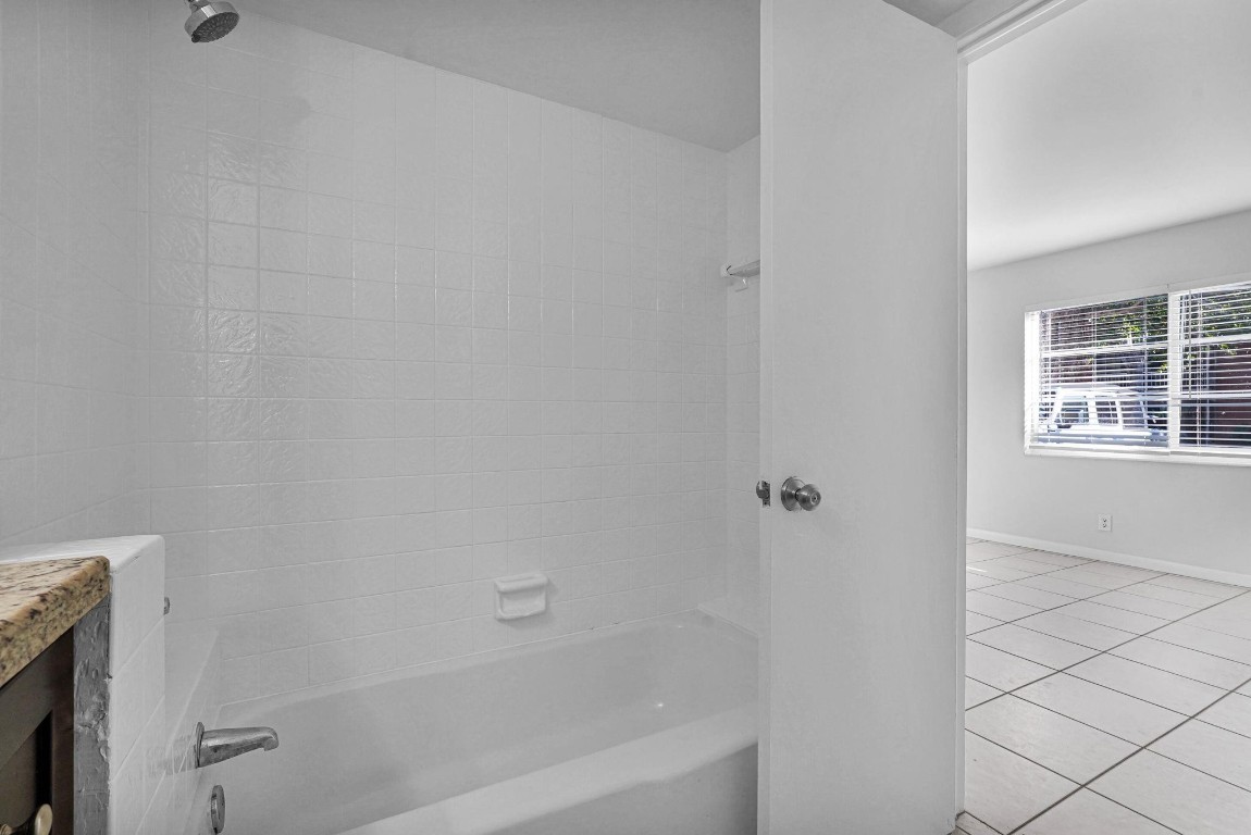 MANOR GROVE VILLAGE NO 1 - Residential Lease