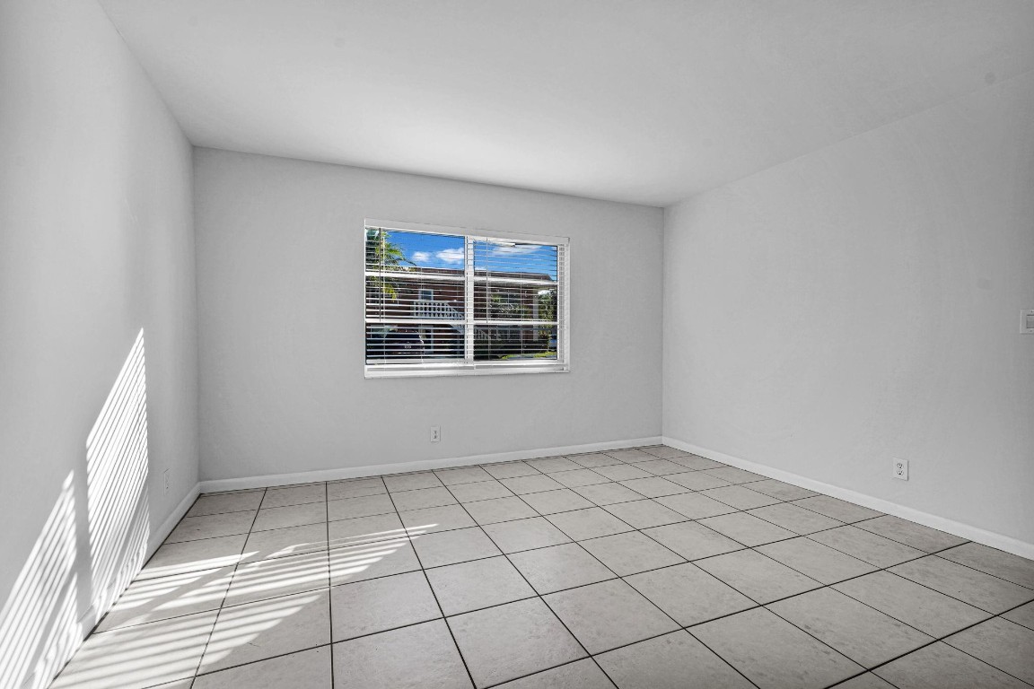 MANOR GROVE VILLAGE NO 1 - Residential Lease