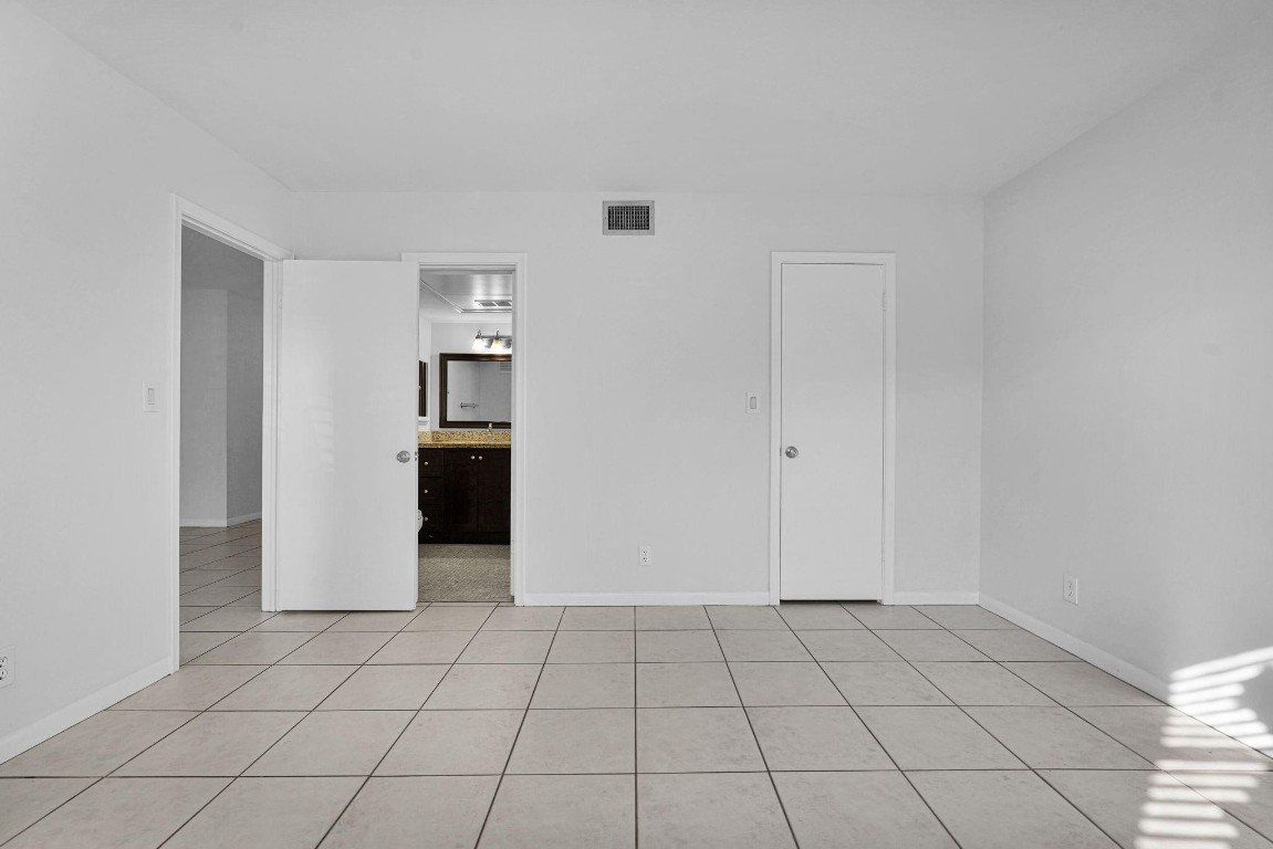 MANOR GROVE VILLAGE NO 1 - Residential Lease