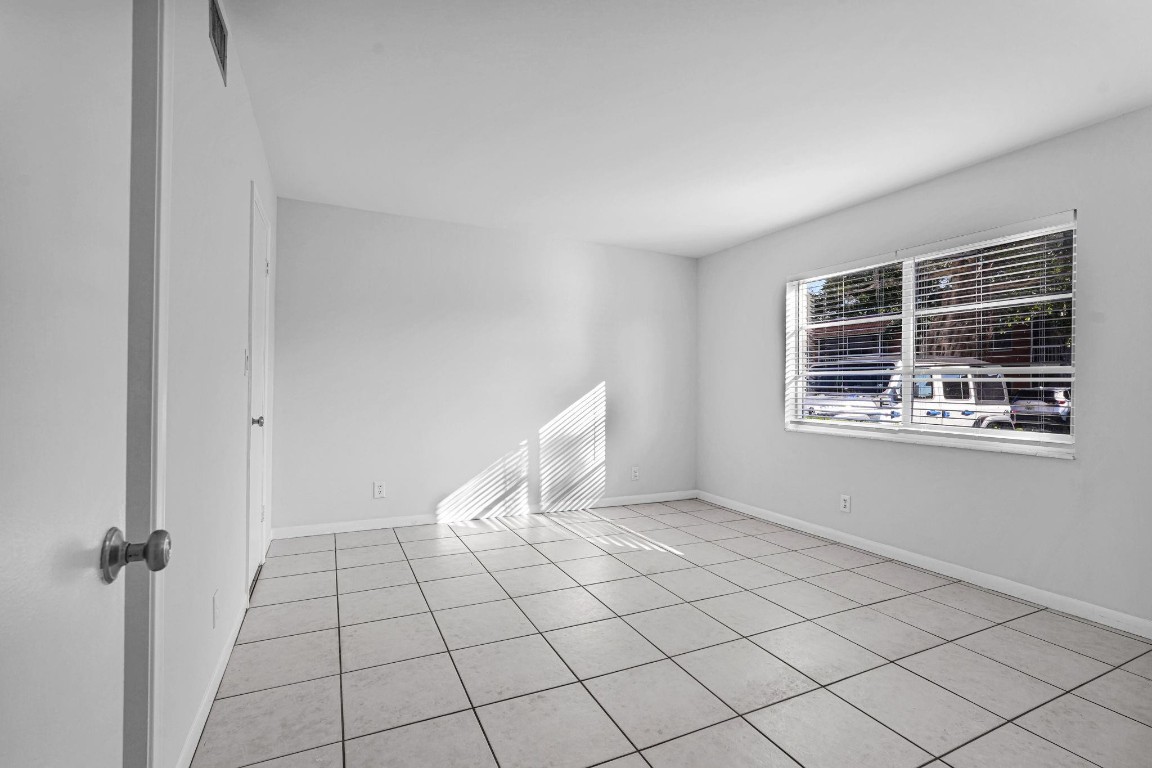 MANOR GROVE VILLAGE NO 1 - Residential Lease