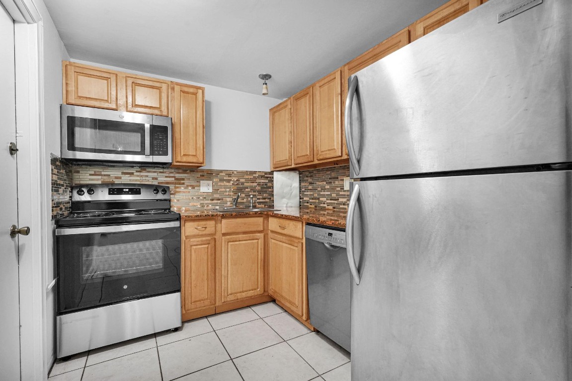 MANOR GROVE VILLAGE NO 1 - Residential Lease