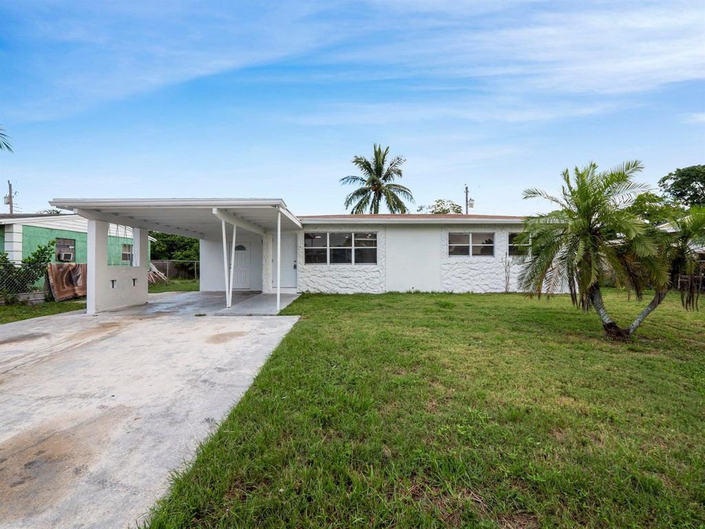 Photo of 133 NW 14th Avenue, Boynton Beach, FL 33435 (MLS # R11149277)
