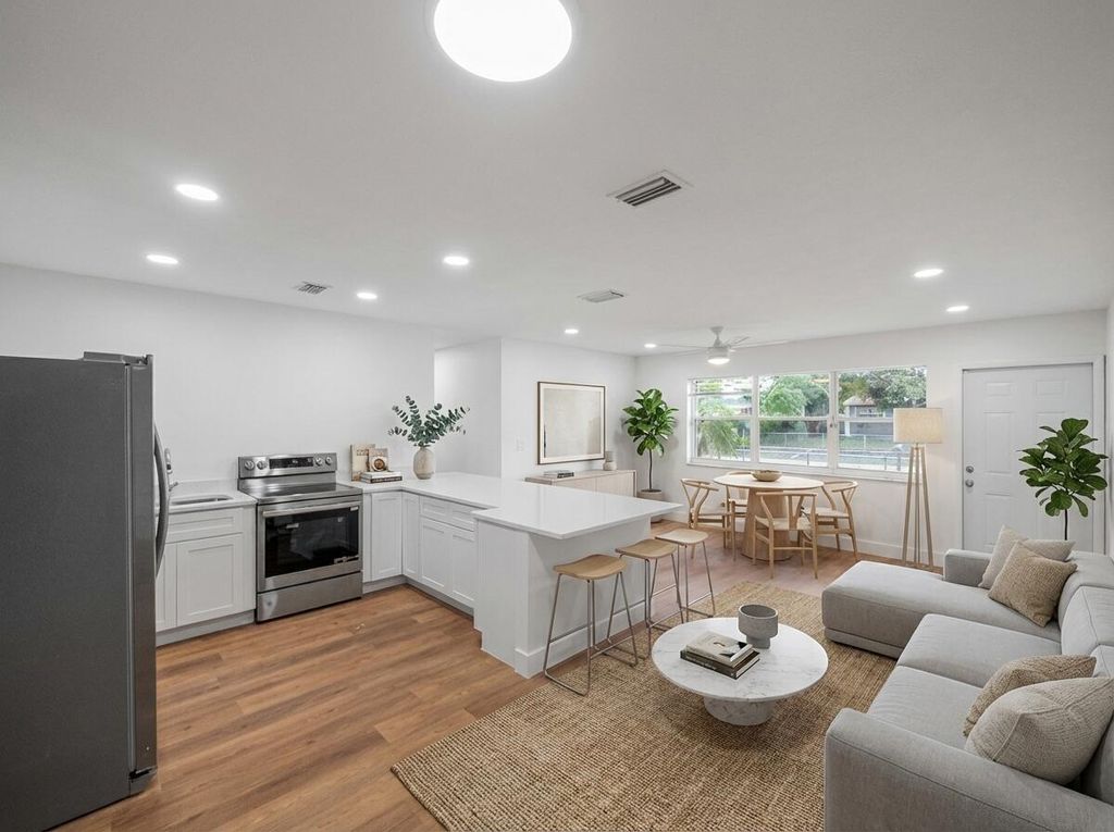 Photo of 133 NW 14th Avenue, Boynton Beach, FL 33435 (MLS # R11149277)