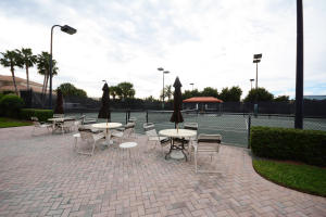 VALENCIA PALMS - Residential