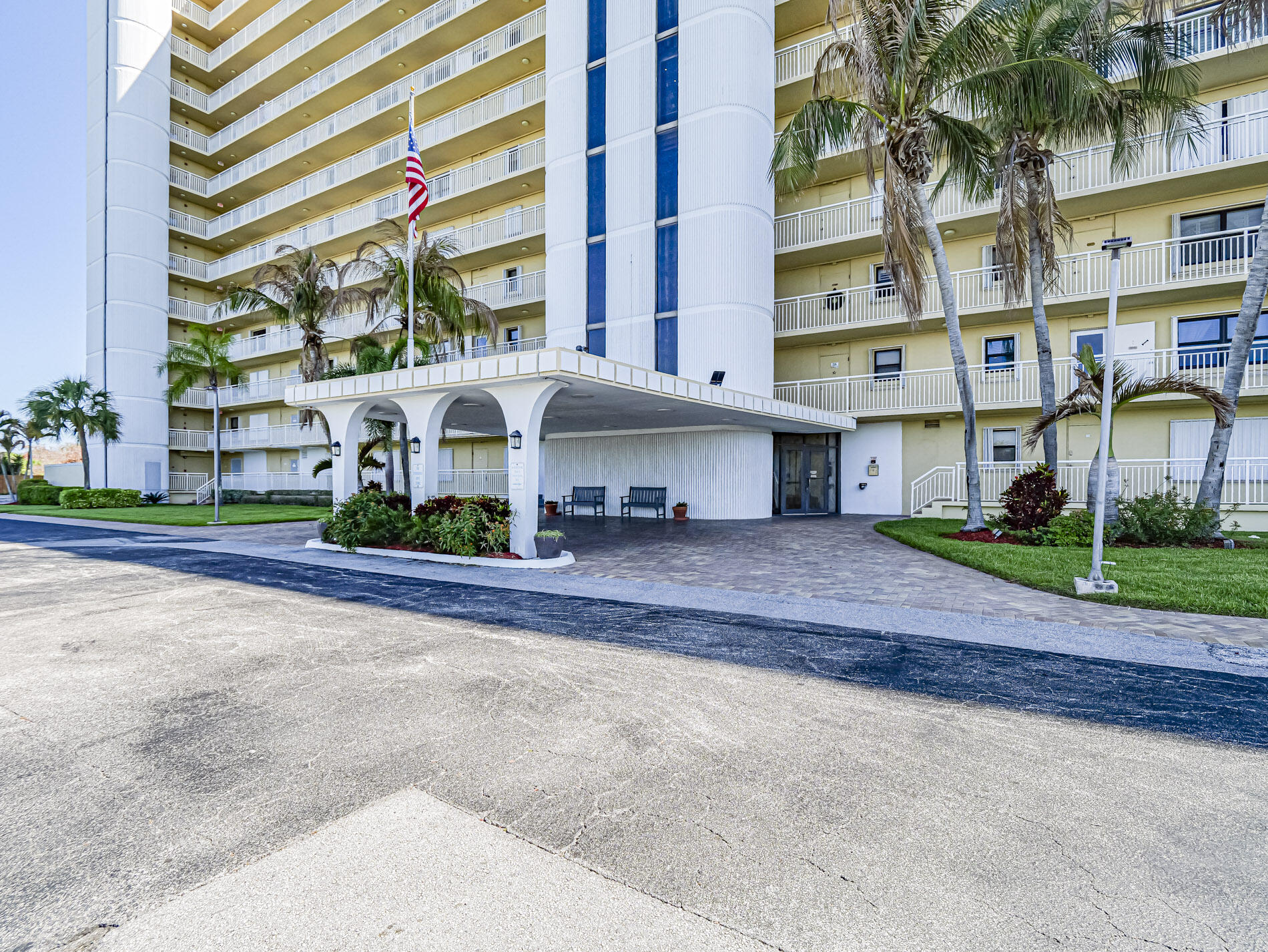 SEA PALMS CONDOMINIUM - Residential