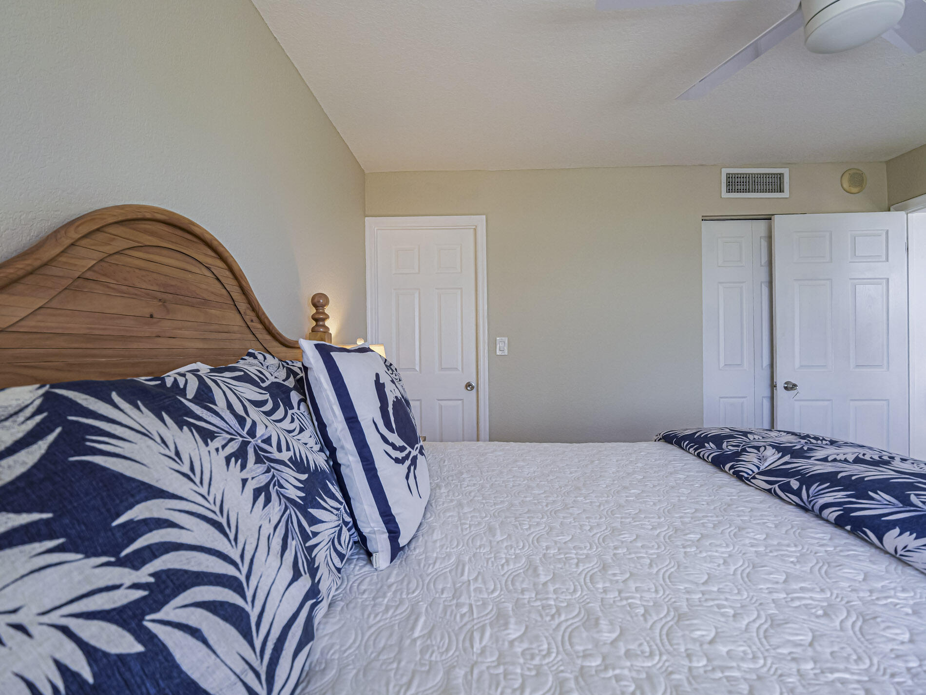 SEA PALMS CONDOMINIUM - Residential