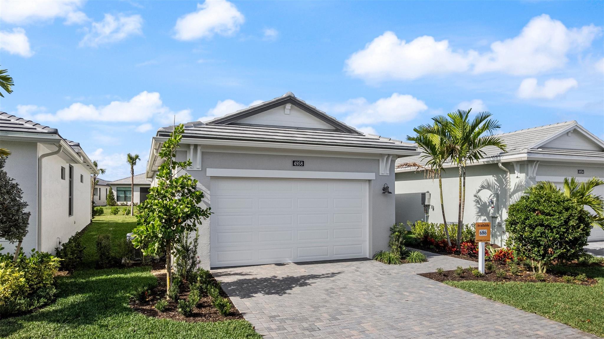 CRESSWIND PALM BEACH - Residential