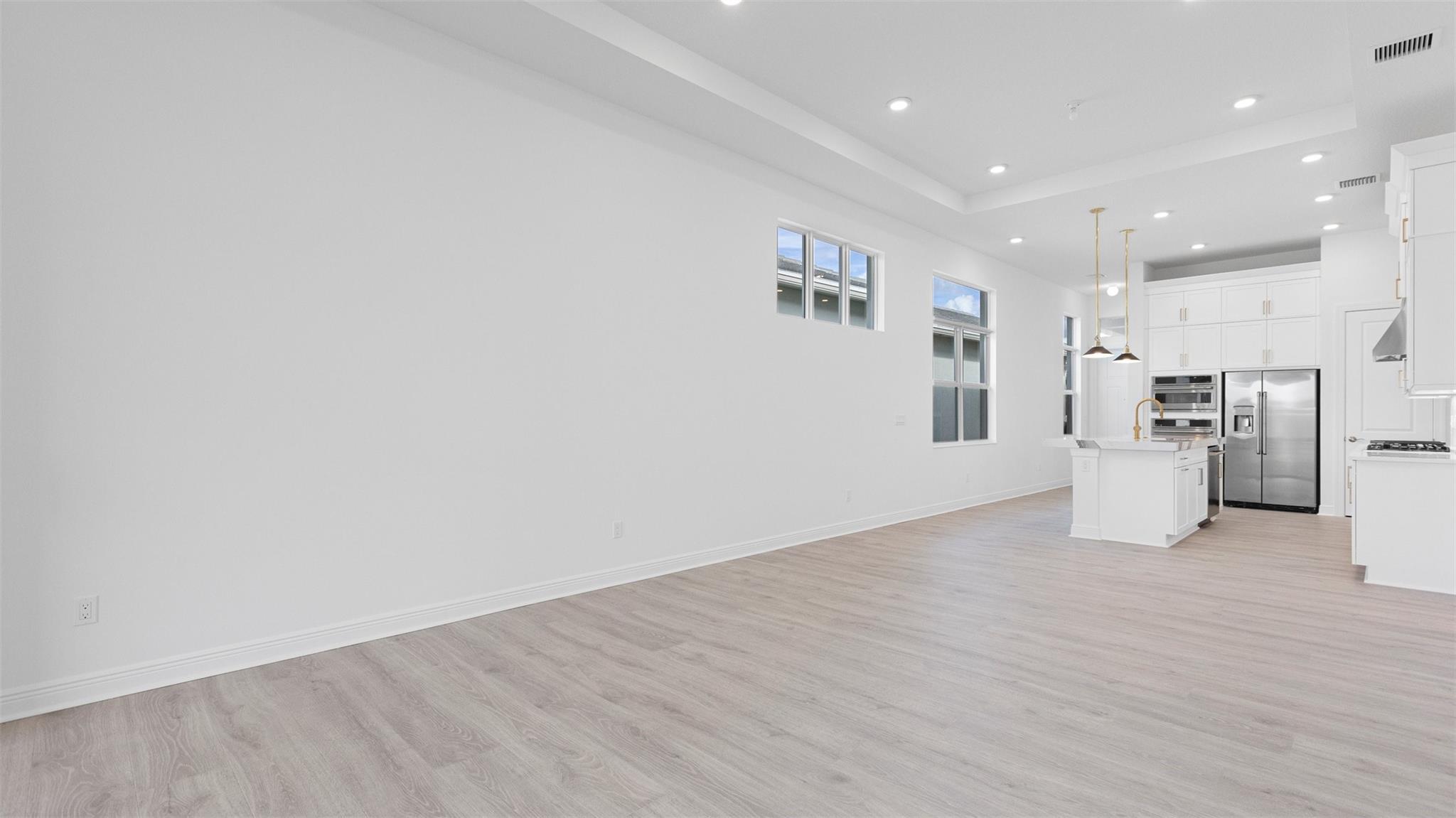 CRESSWIND PALM BEACH - Residential