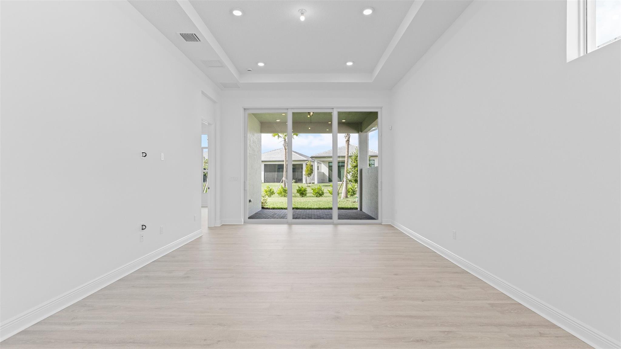 CRESSWIND PALM BEACH - Residential