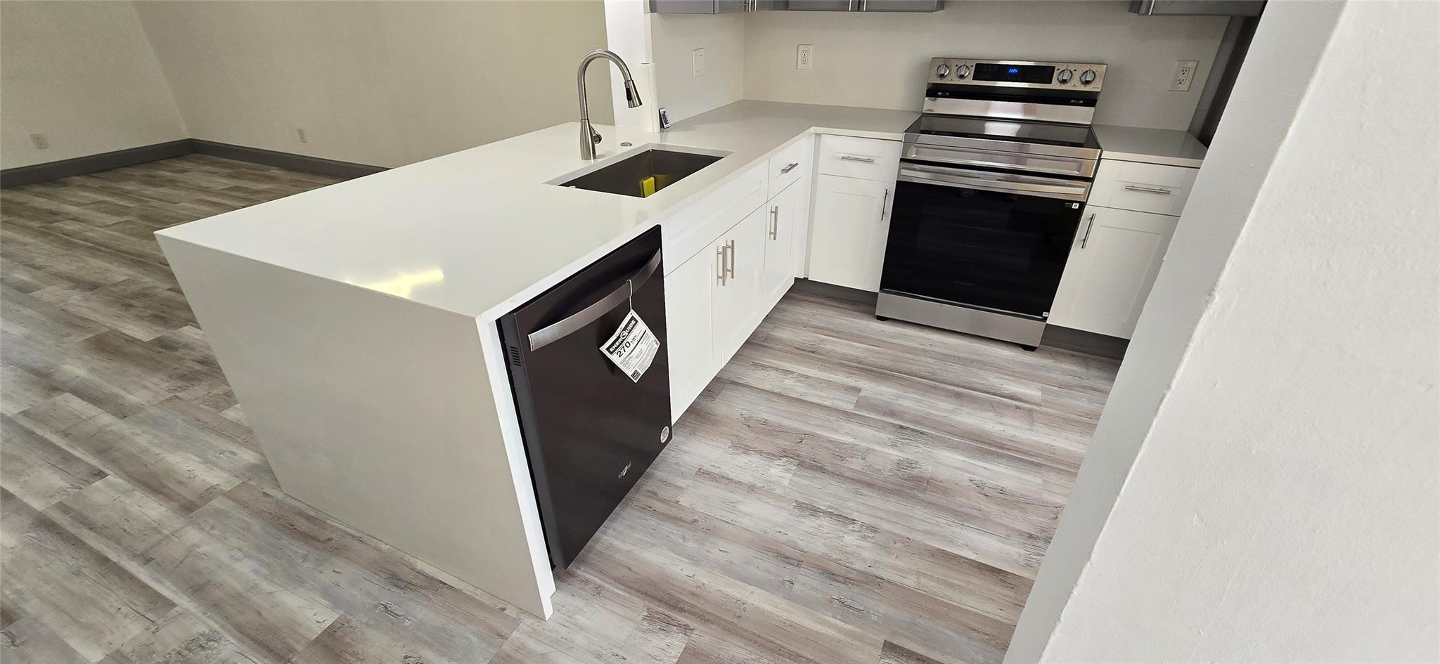 Royale Gardens - Residential