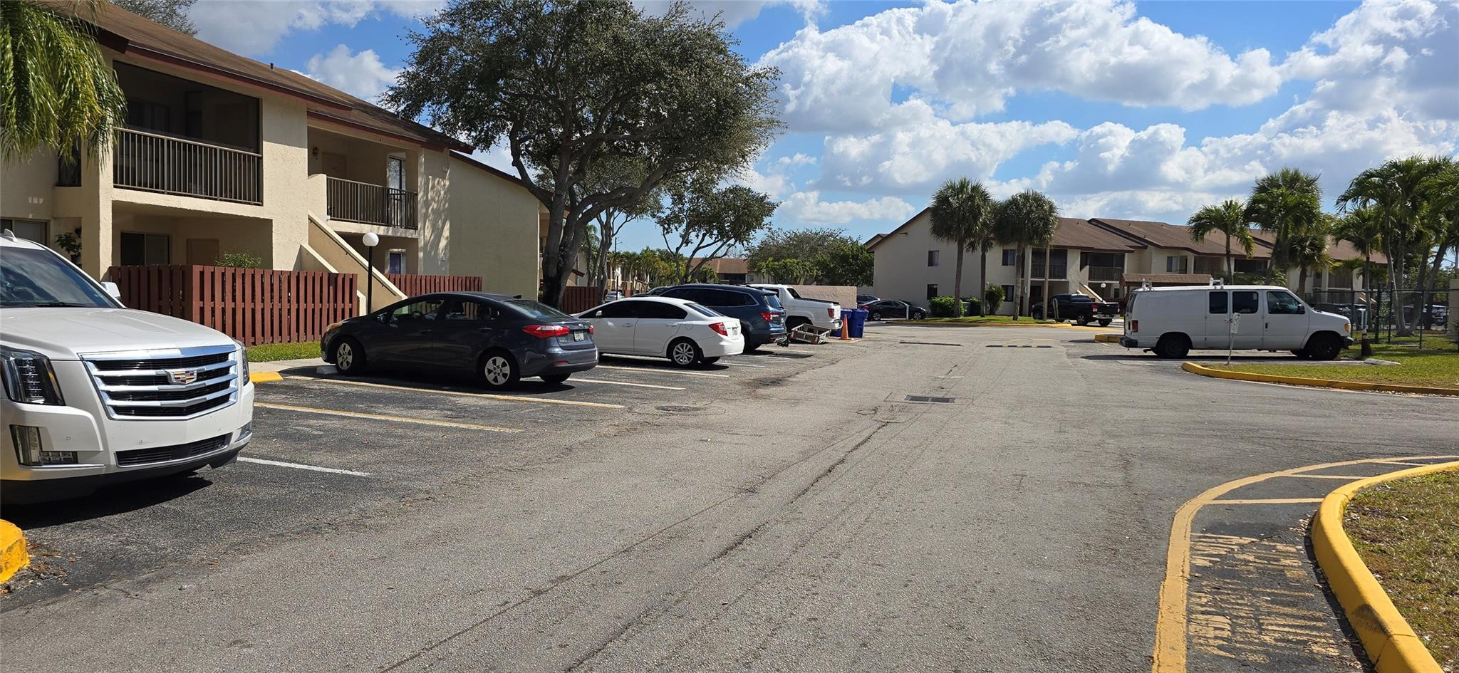 Royale Gardens - Residential