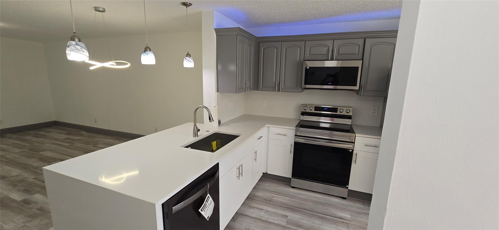 Royale Gardens - Residential