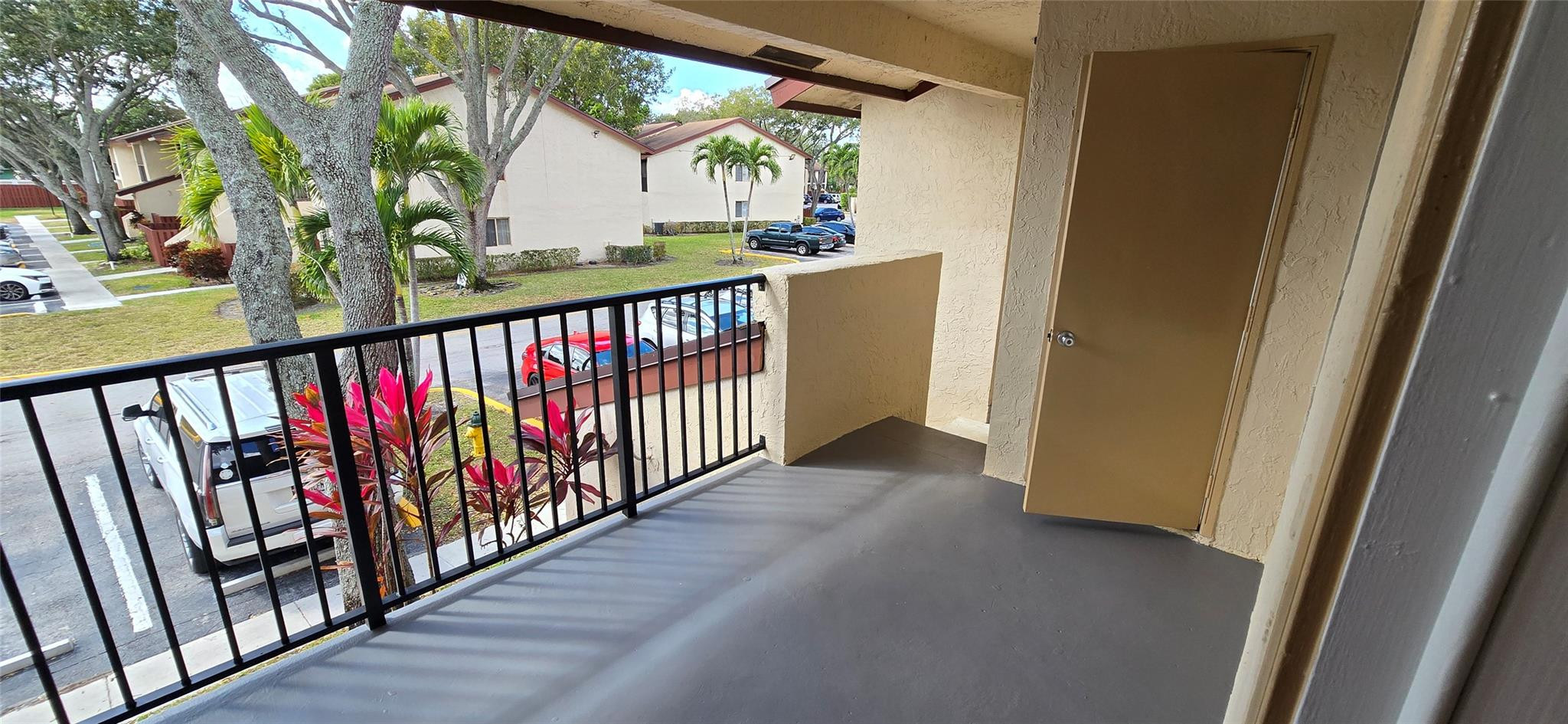 Royale Gardens - Residential