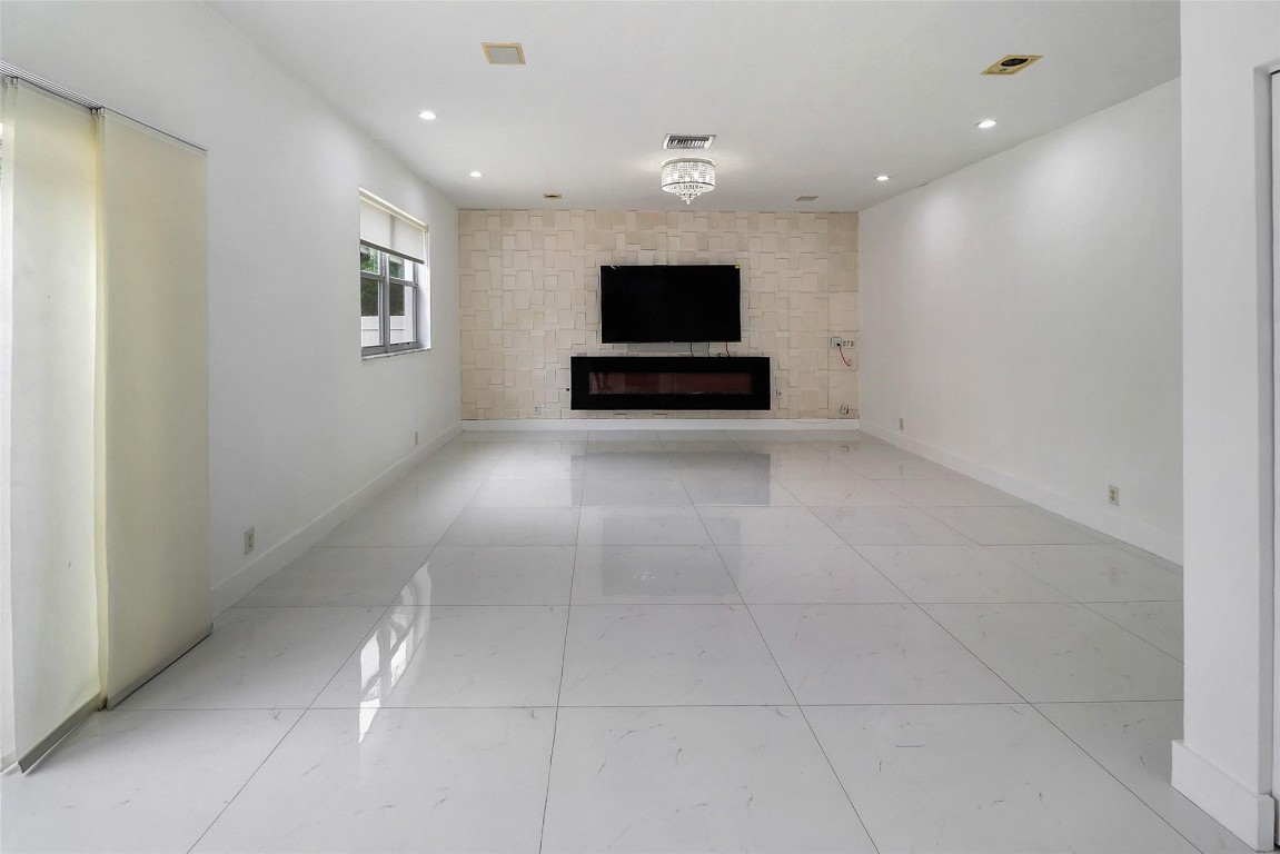 Lakeview West 158-44 B - Residential