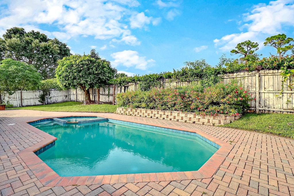 Photo of 130 Sherwood Drive, Royal Palm Beach, FL 33411 (MLS # R10941400)