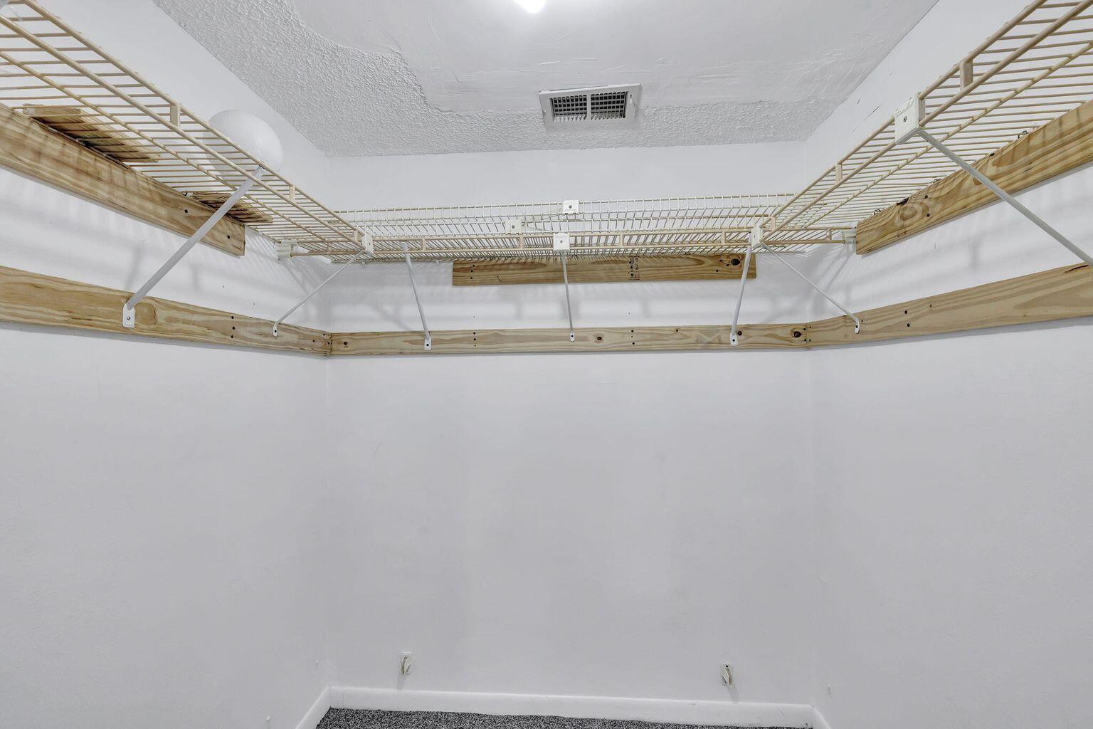 LIME BAY CONDOMINIUM 8 - Residential Lease