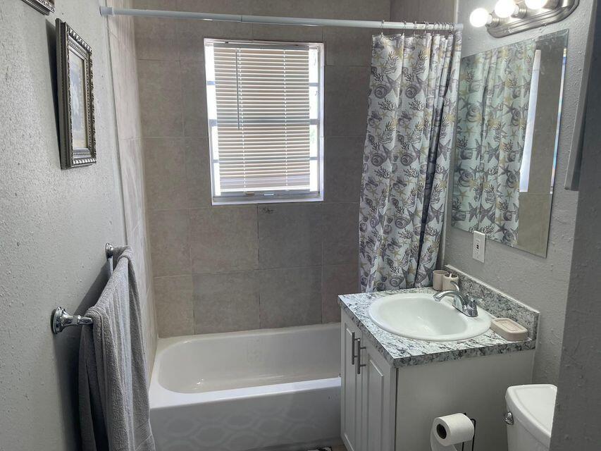 1105 W 34th Street, Riviera Beach, FL, 33404/$410,000 3 1105 W 34th Street