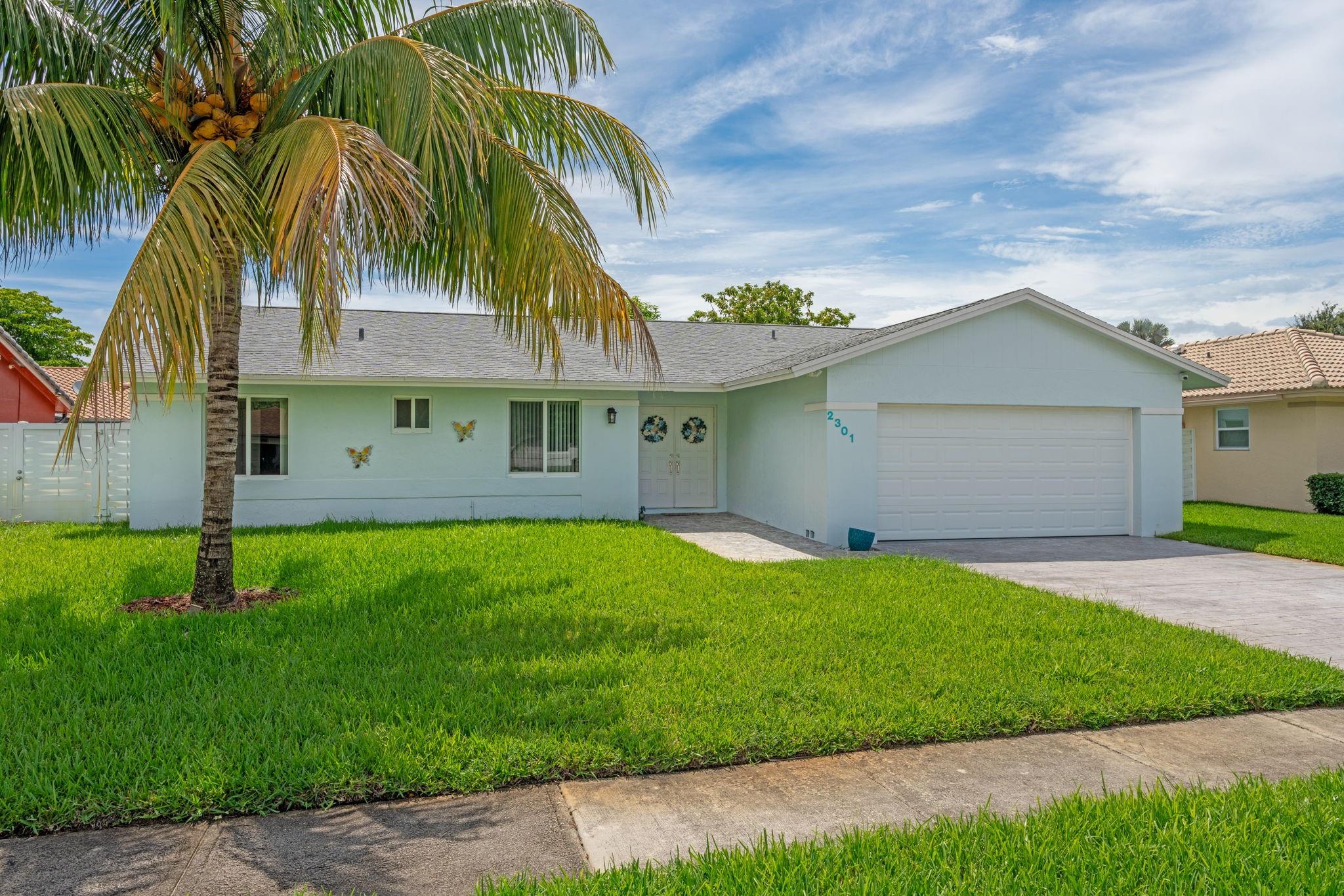 2301 E Lake Miramar Cir