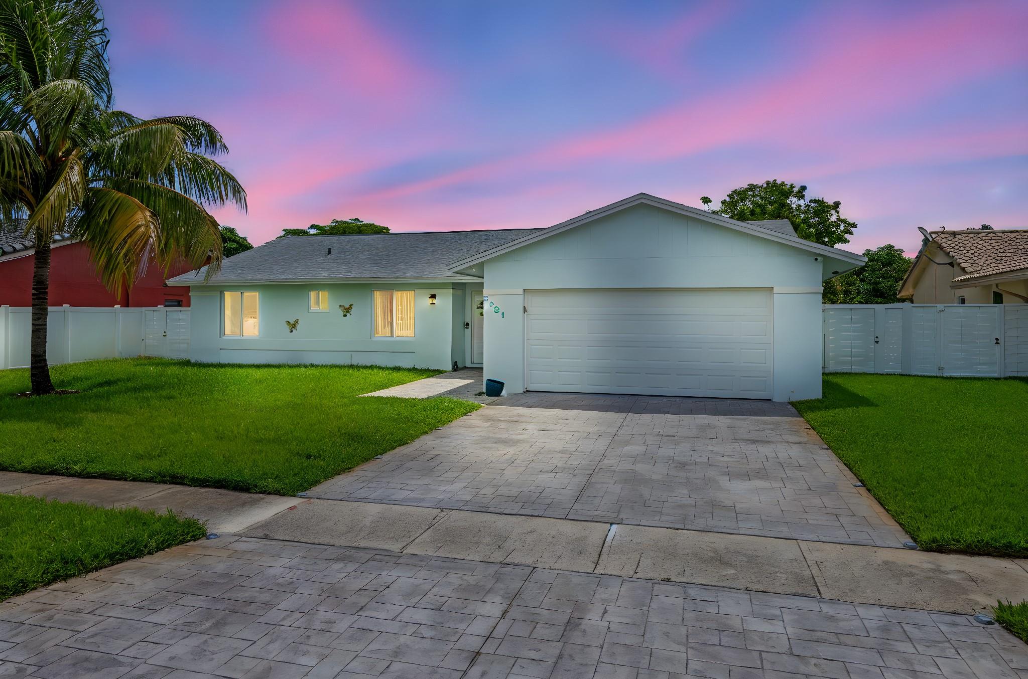 2301 E Lake Miramar Cir