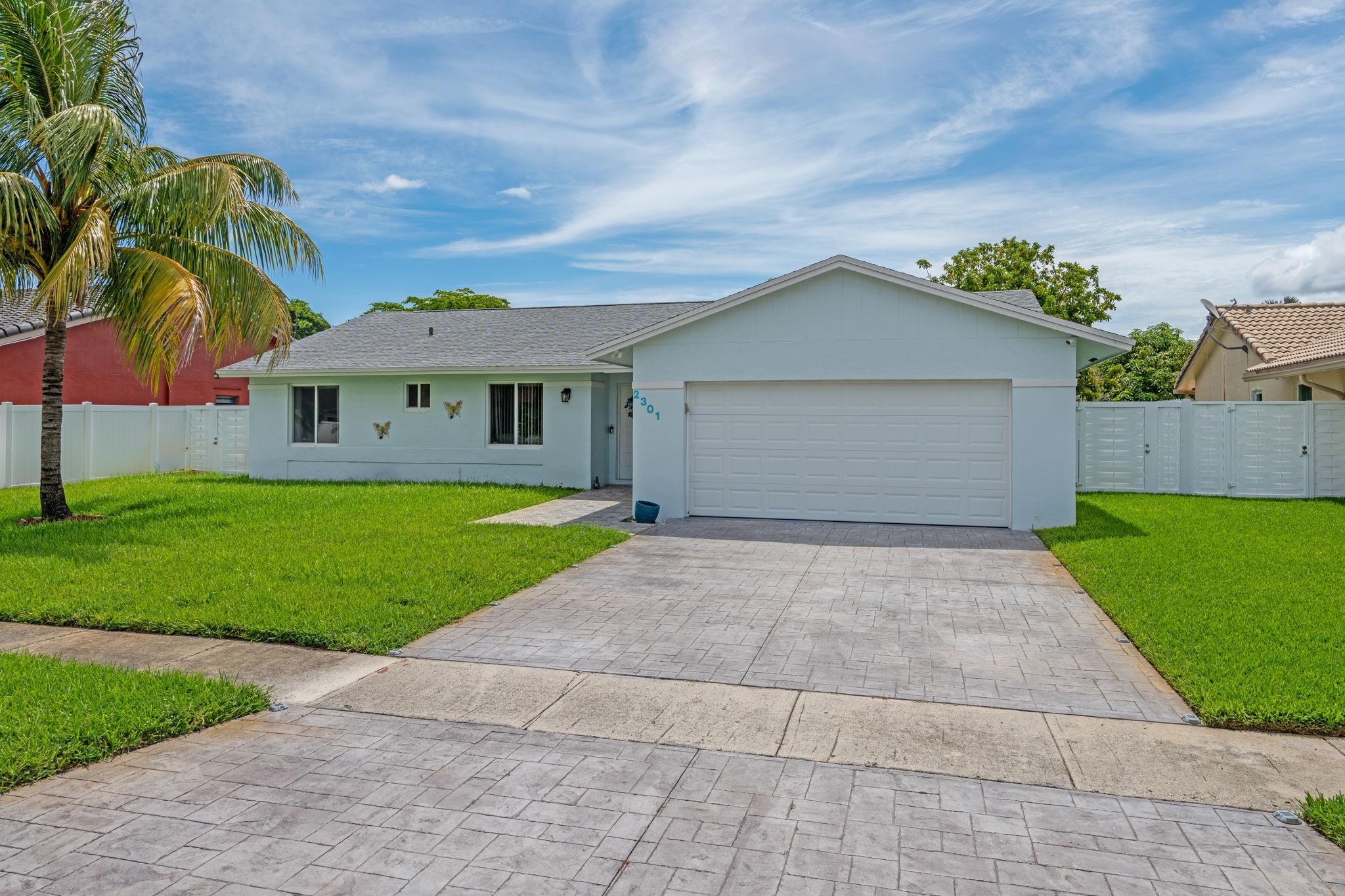 2301 E Lake Miramar Cir